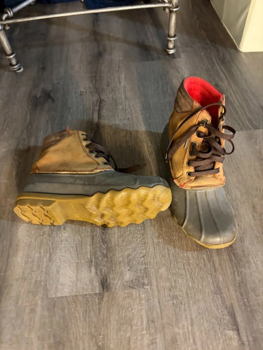 Sperry Lace Up Duck Boots - M8.5 *Fit closer to a 9*